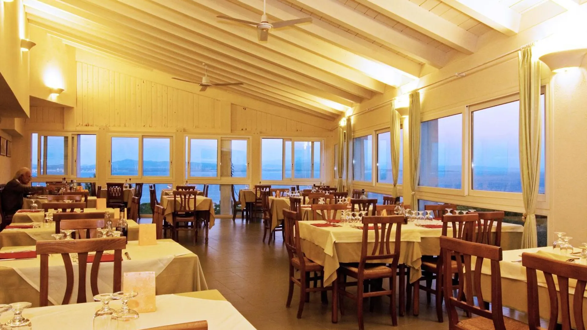 Hotel Paola Carloforte  Carloforte (Isola di San Pietro)